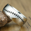 Bague homme acier  couture grave style baseball