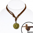 Collier avec cordon de cuir et quinte flush royale