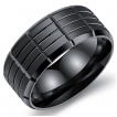 Bague homme noire en acier  sillons croiss