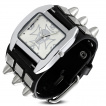 Montre gothique à croix de malte et crane avec bracelet cuir à inserts pyramides et rivets