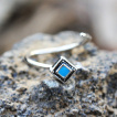Piercing anneau nez avec turquoise à cadre losange