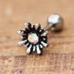 Piercing cartilage tragus helix soleil ardent avec strass