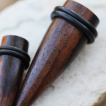 Piercing écarteur taper en bois de sono foncé