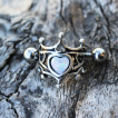 Piercing hlix couronne mdivale avec coeur en Opale