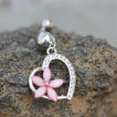 Piercing nombril fleur rose sur coeur pav de strass