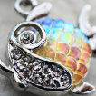 Piercing nombril pendentif poisson strass et écailles synthétiques