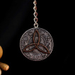 Porte cl mdaillon Runes et Triquetra en rsine (4,5cm)