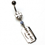 Piercing nombril croix de fer et rasoir