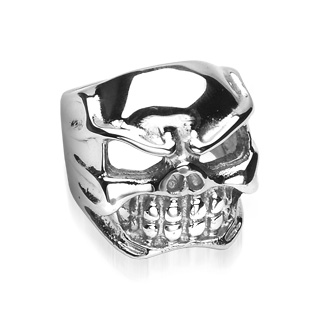 Bague acier avec large t�te de mort