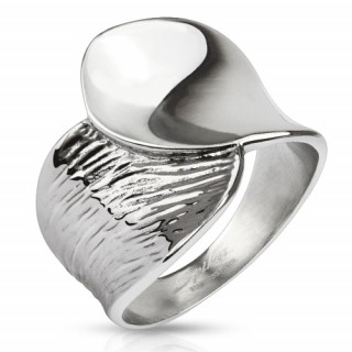 Bague femme en acier incurve avec reliefs style plume