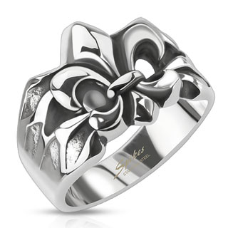 Bague homme en acier aspect destroy avec fleur de Lys