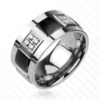 Bague homme en titane  carrs clairs et noirs alterns