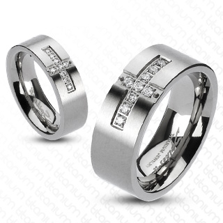 Bague homme en titane brossé avec croix de pierres claires