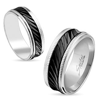 Bague mixte en acier  bande noire avec diagonales et bords crants