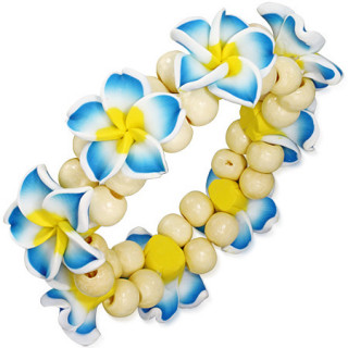 Bracelet de vacances en bois et fleurs fimo bleues