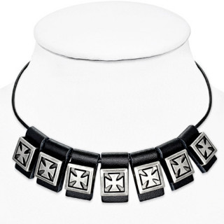 Collier gothique à bandes de cuir avec croix de Malte
