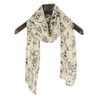 Grand foulard beige avec ttes de mort au style dlirant