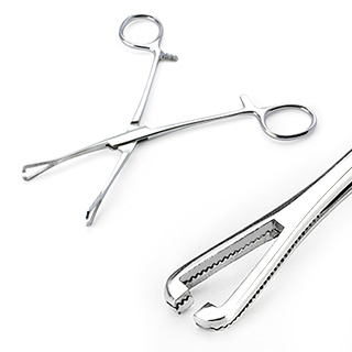 Mini pince clamp triangulaire ouverte (Pennington Slotted Forceps)