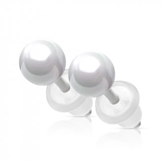 Paire de clous d'oreilles en cramique blanche