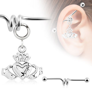 Piercing industriel avec coeur claddagh en pendentif