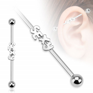 Piercing industriel avec mot "Sexy" en relief