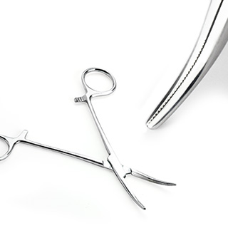 Pince clamp pour piercing labret (Hemostatic Curved Kelly's Forceps)