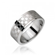 Bague acier motif damier en relief