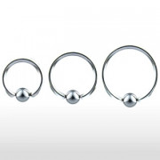 Piercing anneau captif en titane